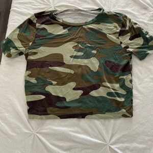 Camouflage cropped shirt